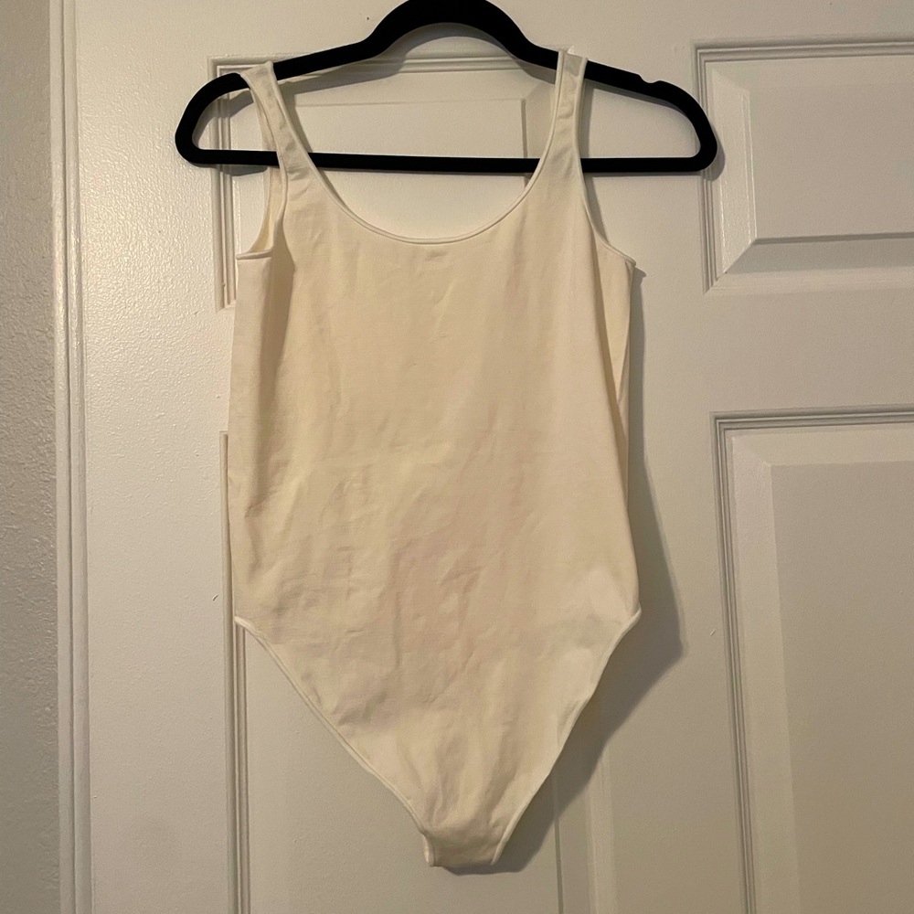SKIMS ESSENTIAL SCOOP NECK BODYSUIT | MARBLE - Size L/XL